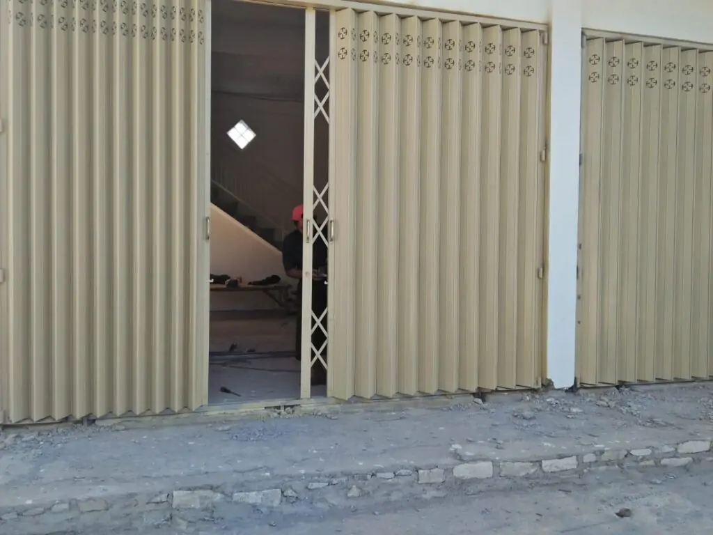 pintu harmonika bojonegoro