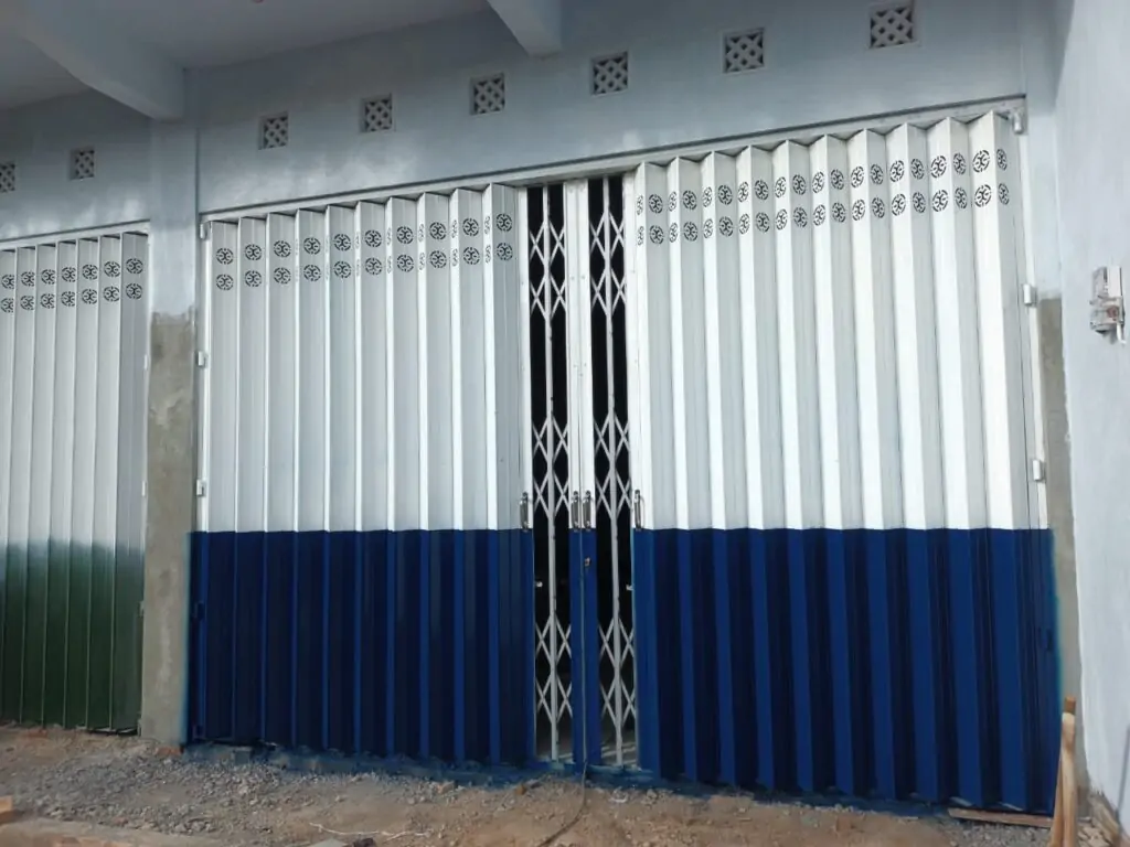 pintu harmonika pamekasan