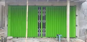 pintu harmonika 3 300x146 - Folding Gate Tanpa Daun dari Redjo Steel: Inovasi Keamanan untuk Properti Anda