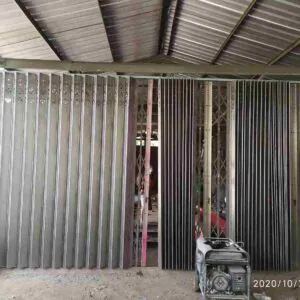 pintu harmonika pengiriman cepat 300x300 - Jasa Pembuatan Pintu Harmonika